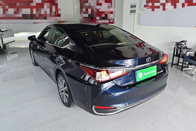 Used Lexus ES 2020 200 Excellence Edition Rear Left 45 Deg