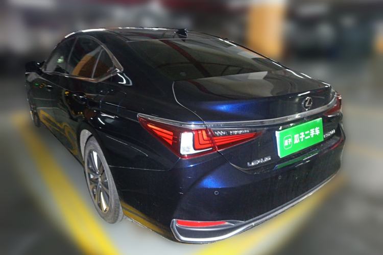 Used Lexus ES 2020 200 Excellence Edition Rear Left 45 Deg