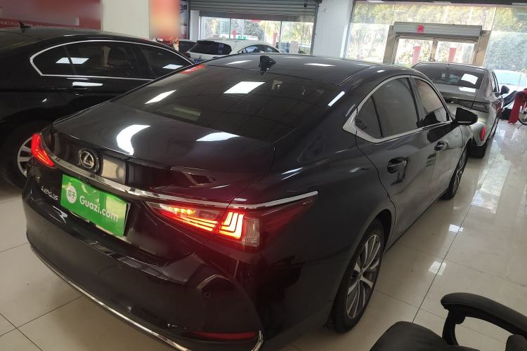Used Lexus ES 2020 200 Excellence Edition Rear Right 45 Deg