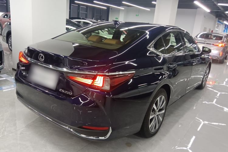 Used Lexus ES 2020 200 Excellence Edition Rear Right 45 Deg