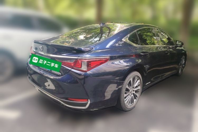 Used Lexus ES 2020 300h Deluxe Edition Rear Right 45 Deg