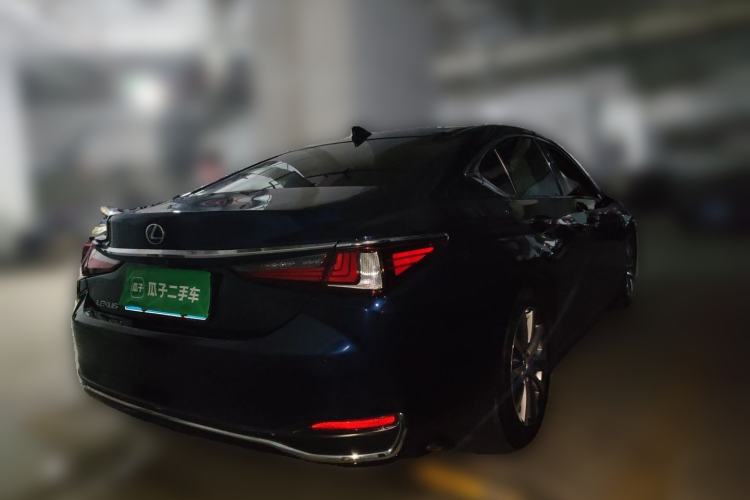 Used Lexus ES 2020 200 Excellence Edition Rear Right 45 Deg