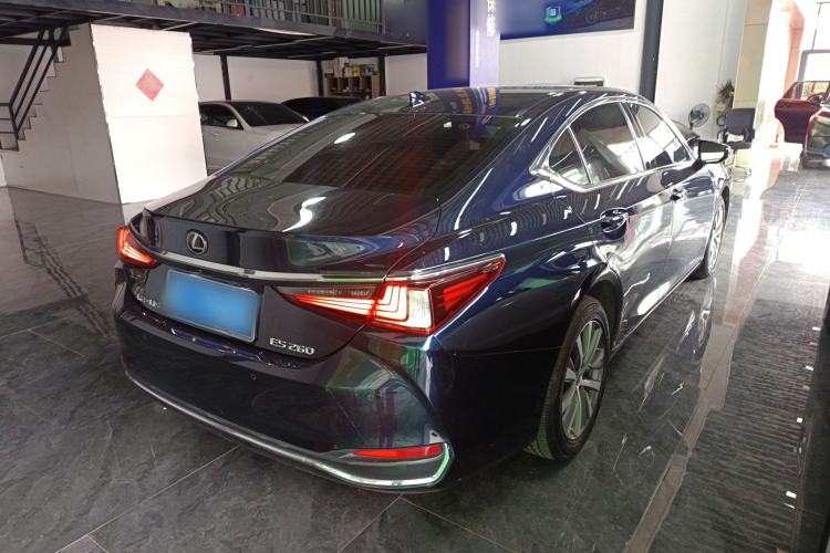 Used Lexus ES 2020 260 Excellence Edition Rear Right 45 Deg