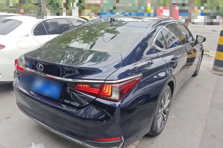 Used Lexus ES 2020 200 Excellence Edition Rear Right 45 Deg