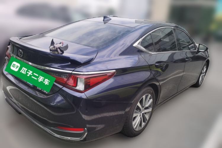 Used Lexus ES 2020 200 Luxury Edition Rear Right 45 Deg