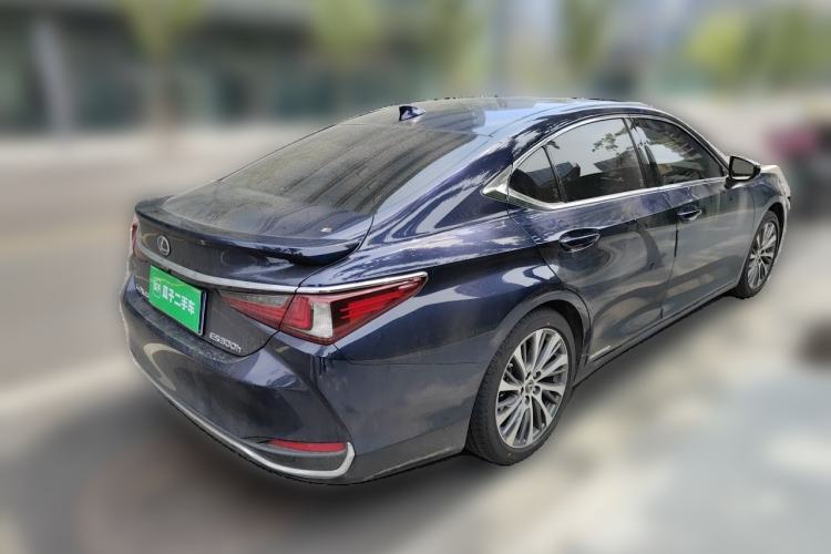 Used Lexus ES 2020 300h Deluxe Edition Rear Right 45 Deg