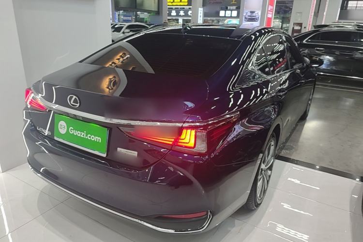 Used Lexus ES 2020 200 Excellence Edition Rear Right 45 Deg