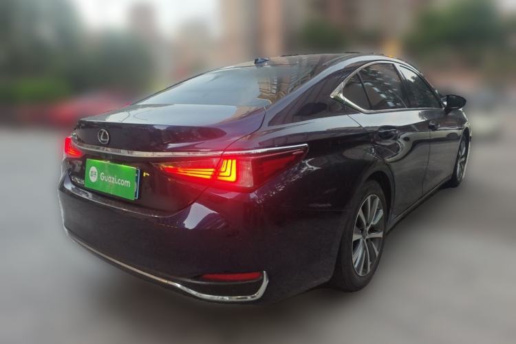 Used Lexus ES 2020 200 Excellence Edition Rear Right 45 Deg