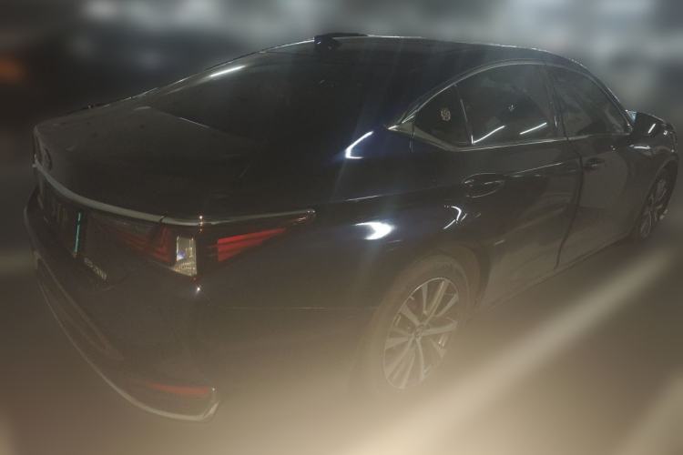 Used Lexus ES 2020 200 Excellence Edition Rear Right 45 Deg