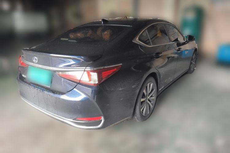 Used Lexus ES 2020 300h Premier Edition Rear Right 45 Deg