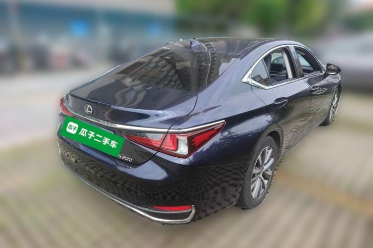 Used Lexus ES 2020 200 Excellence Edition Rear Right 45 Deg