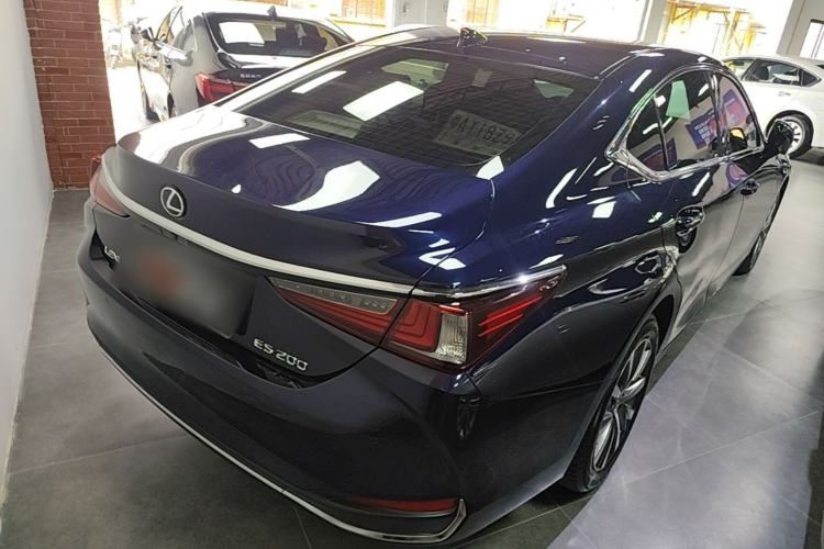 Used Lexus ES 2020 200 Excellence Edition Rear Right 45 Deg
