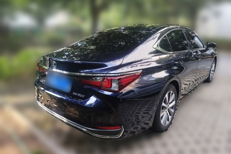 Used Lexus ES 2020 200 Luxury Edition Rear Right 45 Deg
