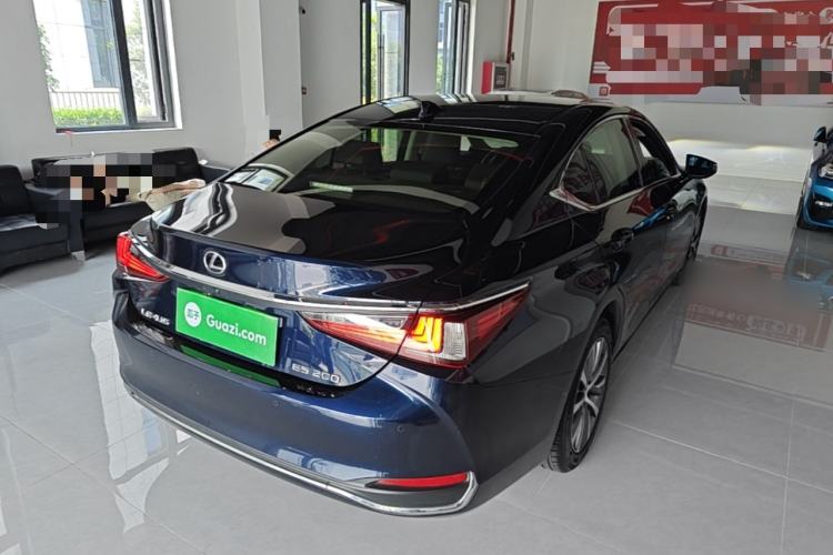 Used Lexus ES 2020 200 Excellence Edition Rear Right 45 Deg