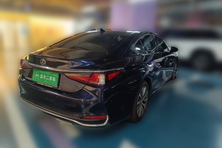 Used Lexus ES 2020 200 Excellence Edition Rear Right 45 Deg