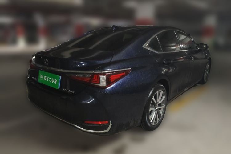 Used Lexus ES 2020 200 Excellence Edition Rear Right 45 Deg