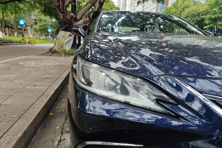 Used Lexus ES 2020 300h Premier Edition Right Front Headlight