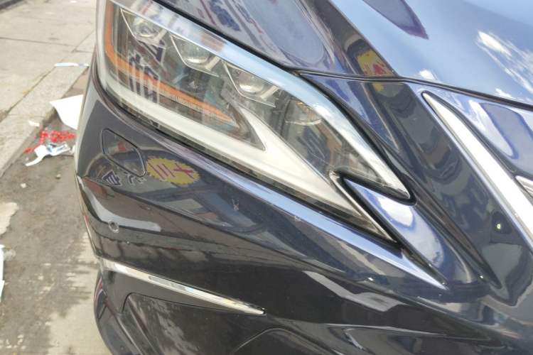Used Lexus ES 2020 300h Deluxe Edition Right Front Headlight