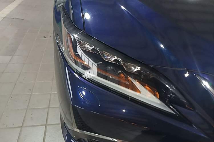 Used Lexus ES 2020 300h Premium Edition Right Front Headlight
