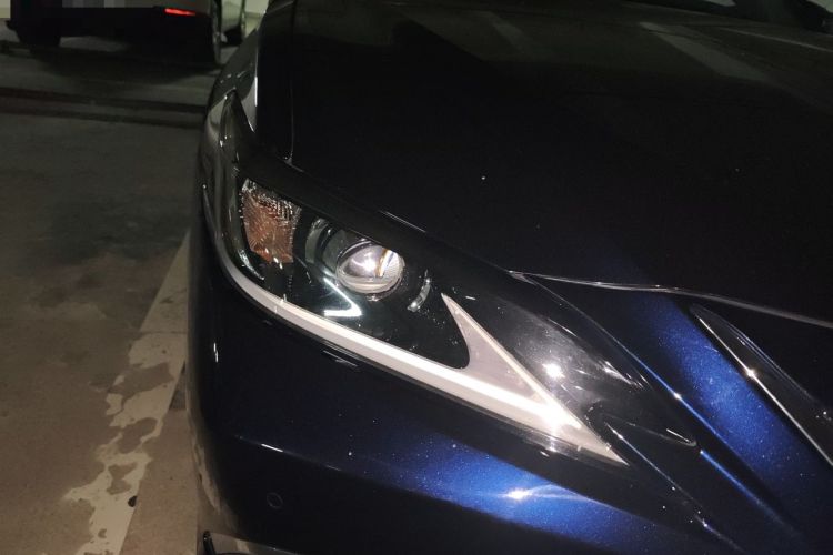 Used Lexus ES 2020 300h Premier Edition Right Front Headlight