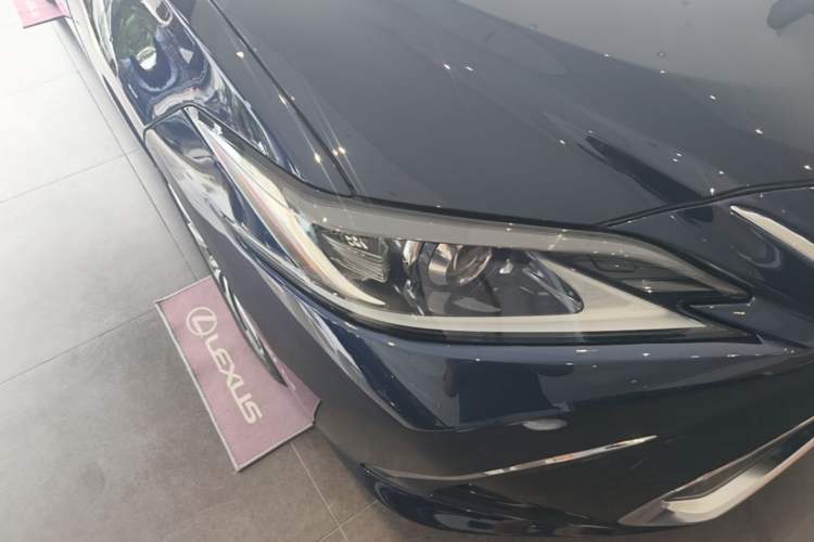 Used Lexus ES 2020 200 Excellence Edition Right Front Headlight