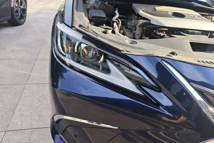 Used Lexus ES 2020 200 Luxury Edition Right Front Headlight