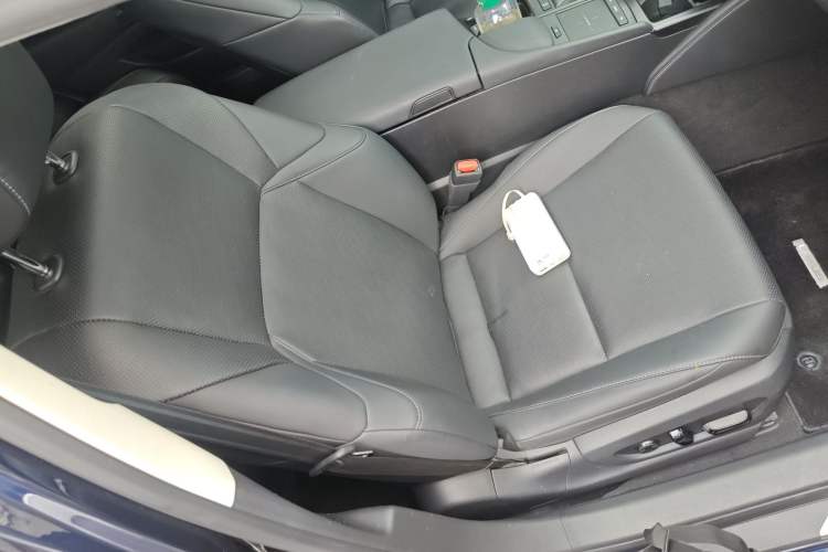 Used Lexus ES 2020 200 Excellence Edition Right Front Seat
