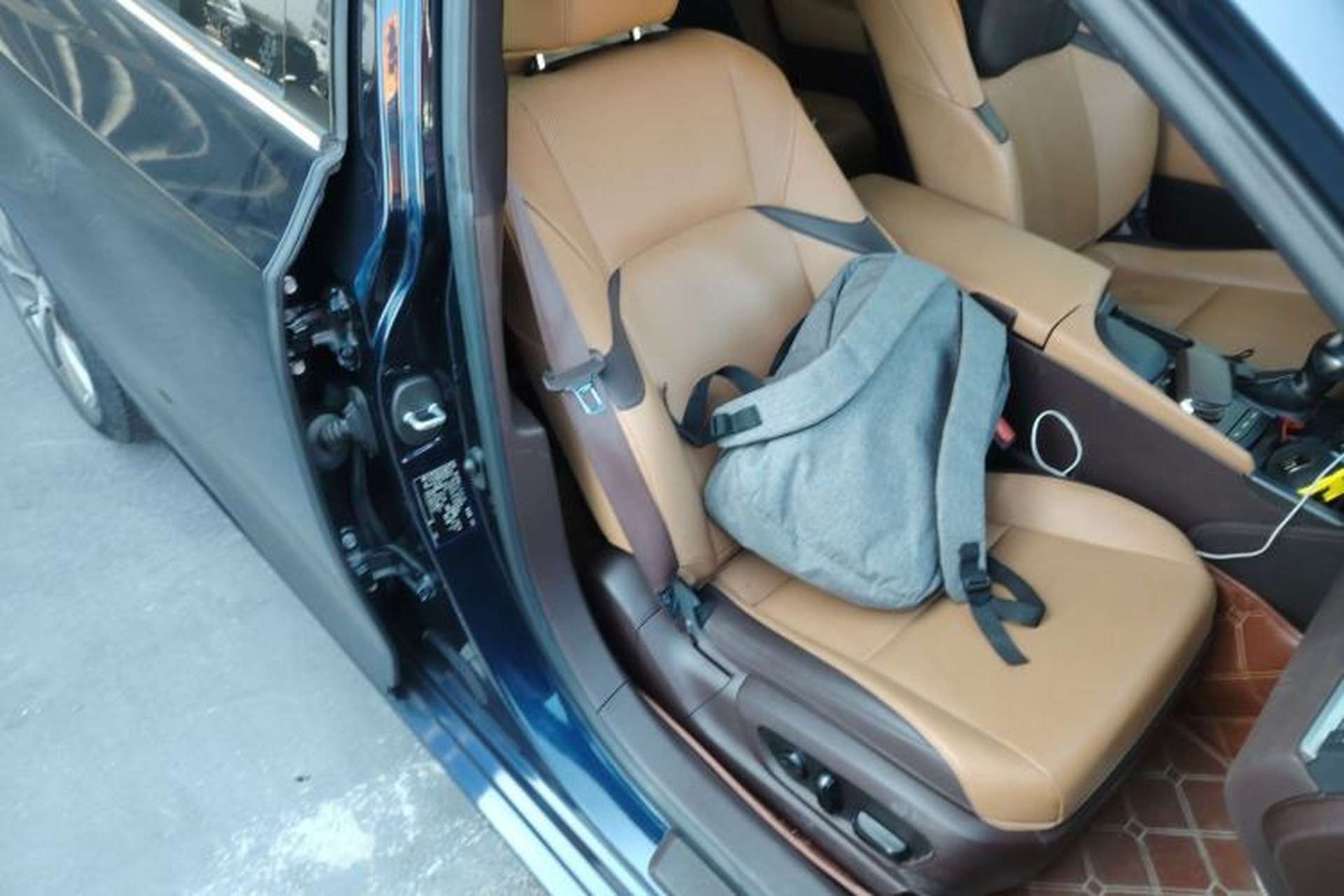 Used Lexus ES 2020 200 Excellence Edition Right Front Seat