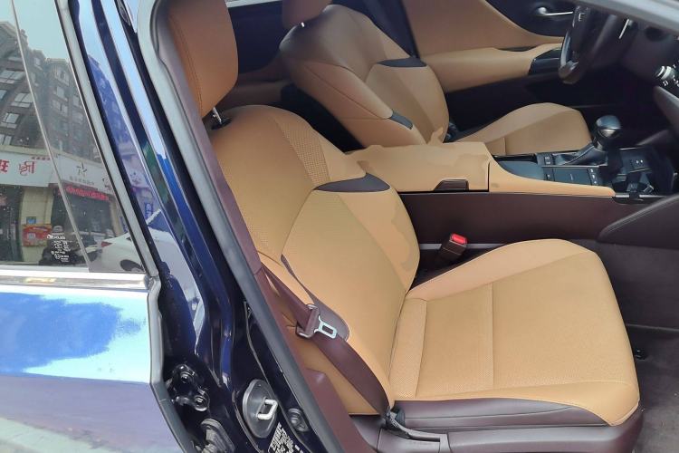 Used Lexus ES 2020 200 Excellence Edition Right Front Seat