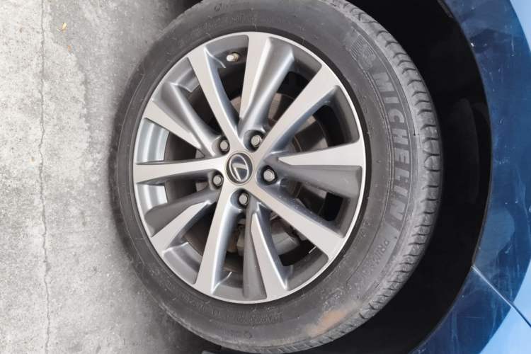 Used Lexus ES 2020 200 Excellence Edition Right Front Wheel Hub