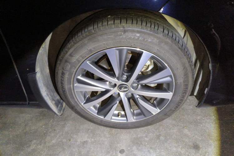 Used Lexus ES 2020 300h Premier Edition Right Front Wheel Hub