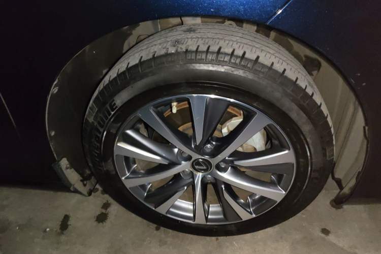 Used Lexus ES 2020 200 Excellence Edition Right Front Wheel Hub