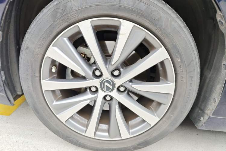 Used Lexus ES 2020 200 Excellence Edition Right Front Wheel Hub