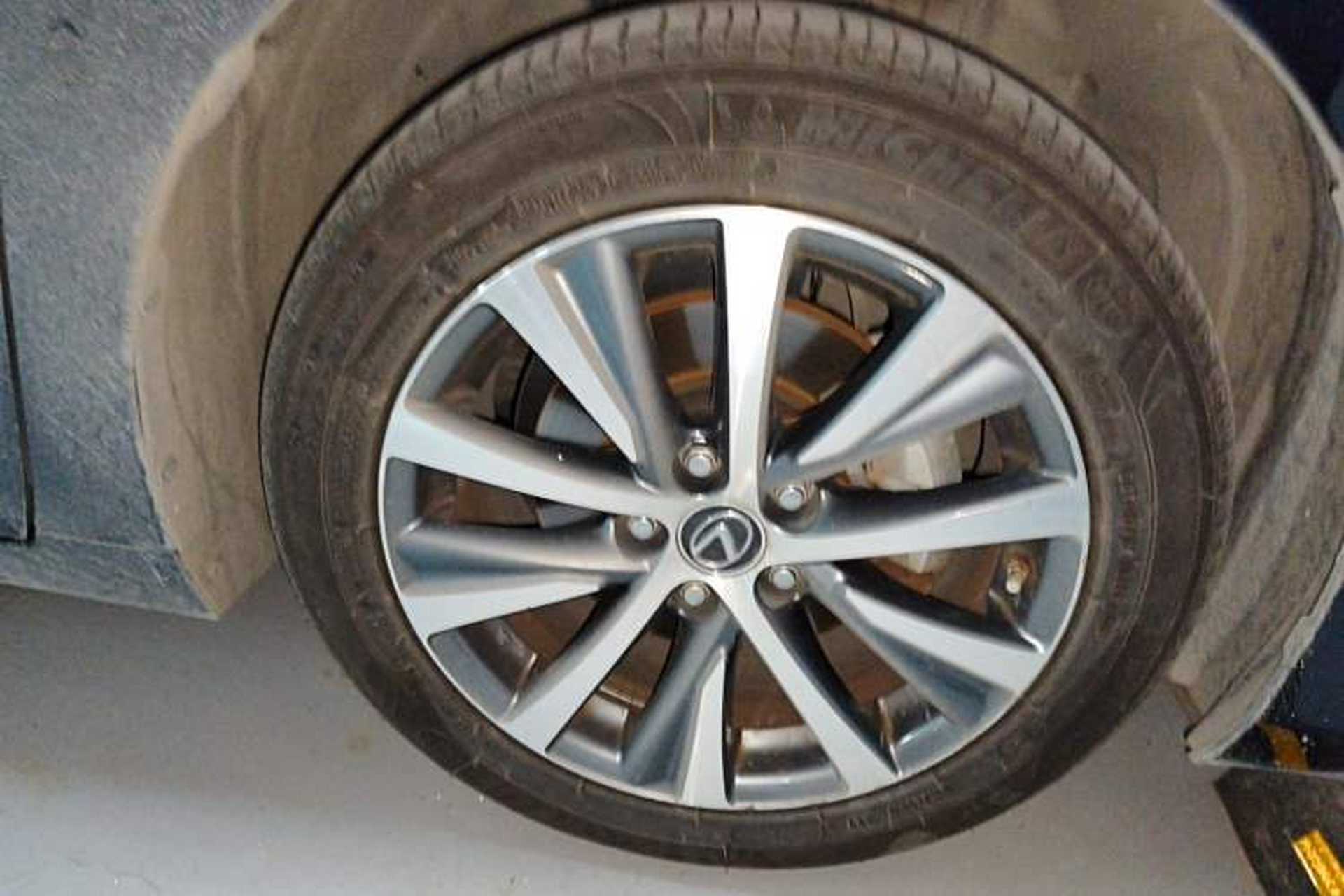 Used Lexus ES 2020 200 Excellence Edition Right Front Wheel Hub