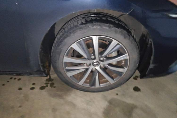 Used Lexus ES 2020 200 Excellence Edition Right Front Wheel Hub
