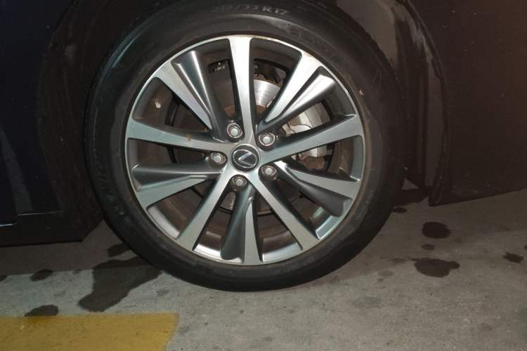 Used Lexus ES 2020 200 Excellence Edition Right Front Wheel Hub