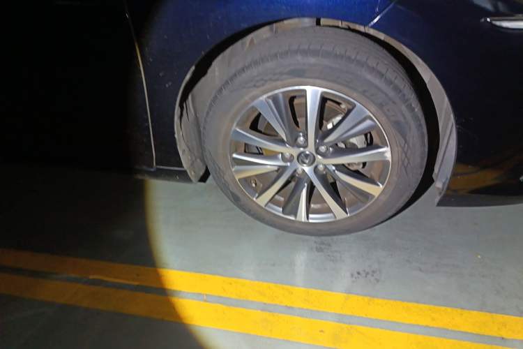 Used Lexus ES 2020 200 Excellence Edition Right Front Wheel Hub