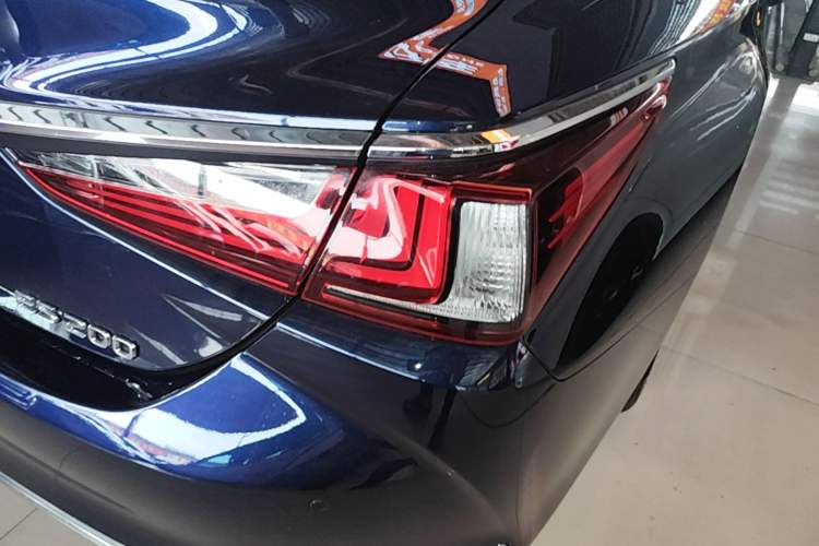 Used Lexus ES 2020 200 Excellence Edition Right Rear Taillight