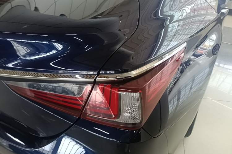 Used Lexus ES 2020 200 Excellence Edition Right Rear Taillight