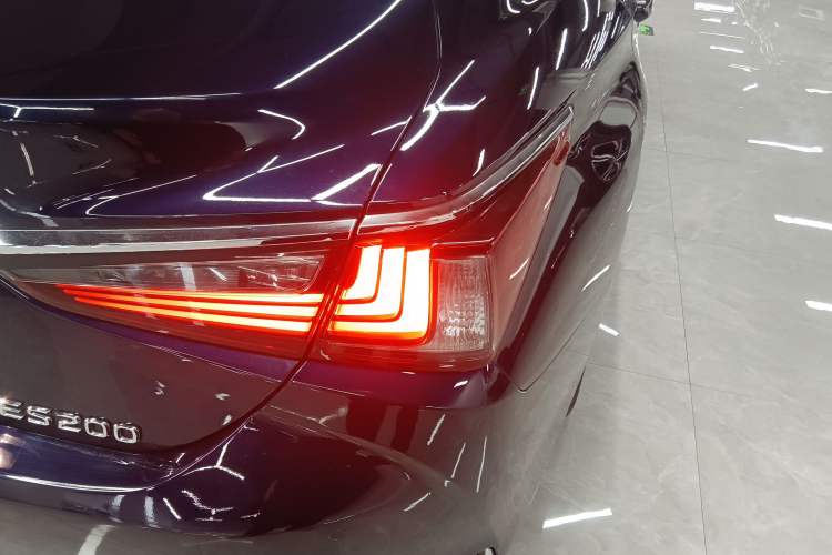 Used Lexus ES 2020 200 Excellence Edition Right Rear Taillight