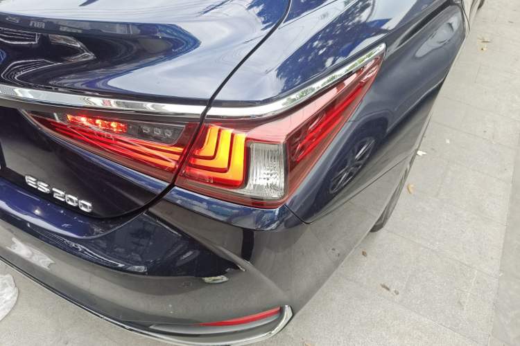 Used Lexus ES 2020 200 Excellence Edition Right Rear Taillight