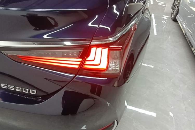 Used Lexus ES 2020 200 Excellence Edition Right Rear Taillight