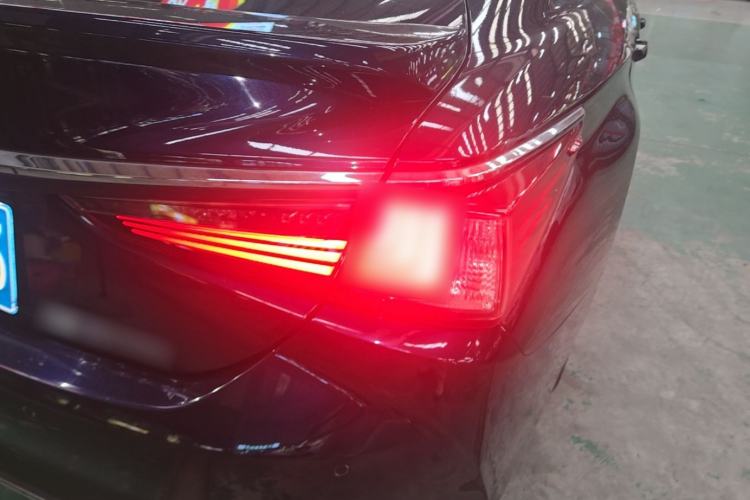 Used Lexus ES 2020 300h Premier Edition Right Rear Taillight