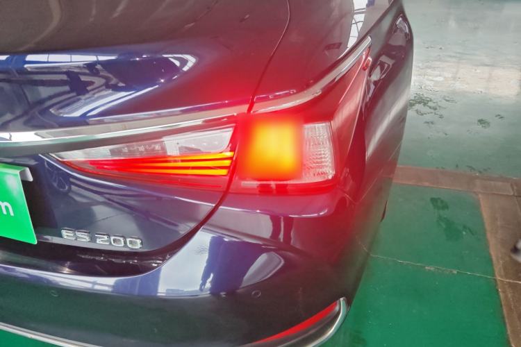 Used Lexus ES 2020 200 Excellence Edition Right Rear Taillight