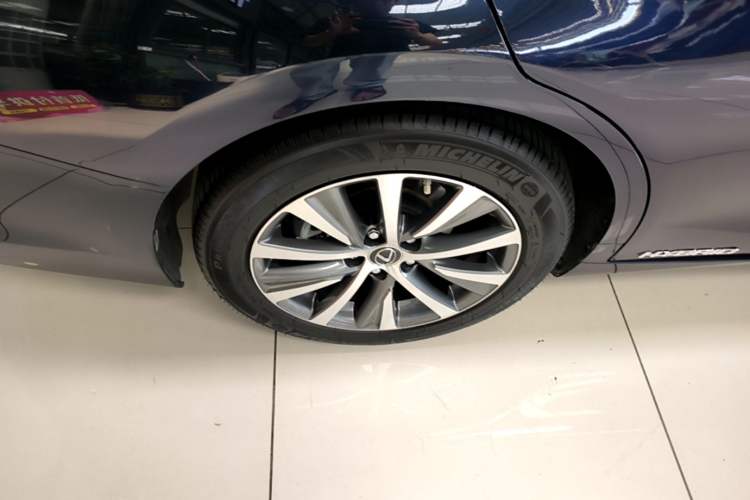 Used Lexus ES 2020 300h Premier Edition Right Rear Wheel Hub