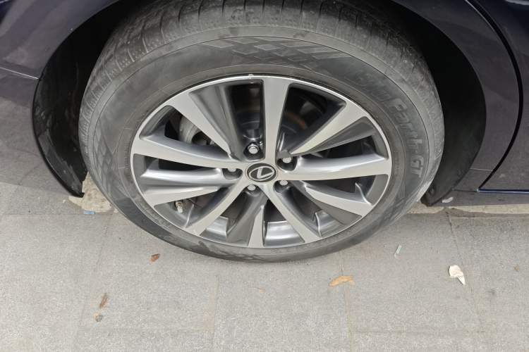 Used Lexus ES 2020 200 Excellence Edition Right Rear Wheel Hub
