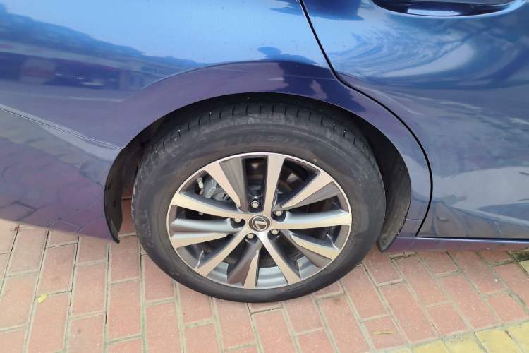 Used Lexus ES 2020 200 Excellence Edition Right Rear Wheel Hub