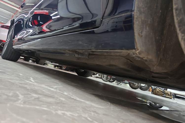 Used Lexus ES 2020 300h Premier Edition Right Side Sill