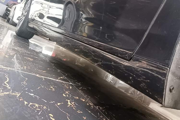 Used Lexus ES 2020 300h Premier Edition Right Side Sill