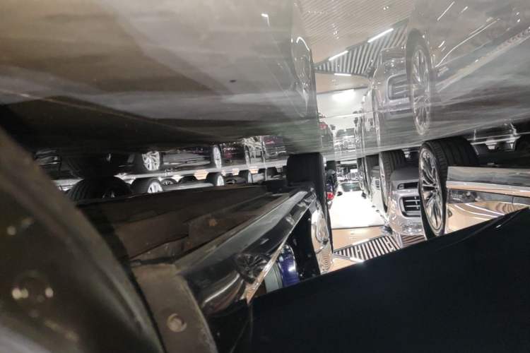 Used Lexus ES 2020 300h Deluxe Edition Right Side Sill